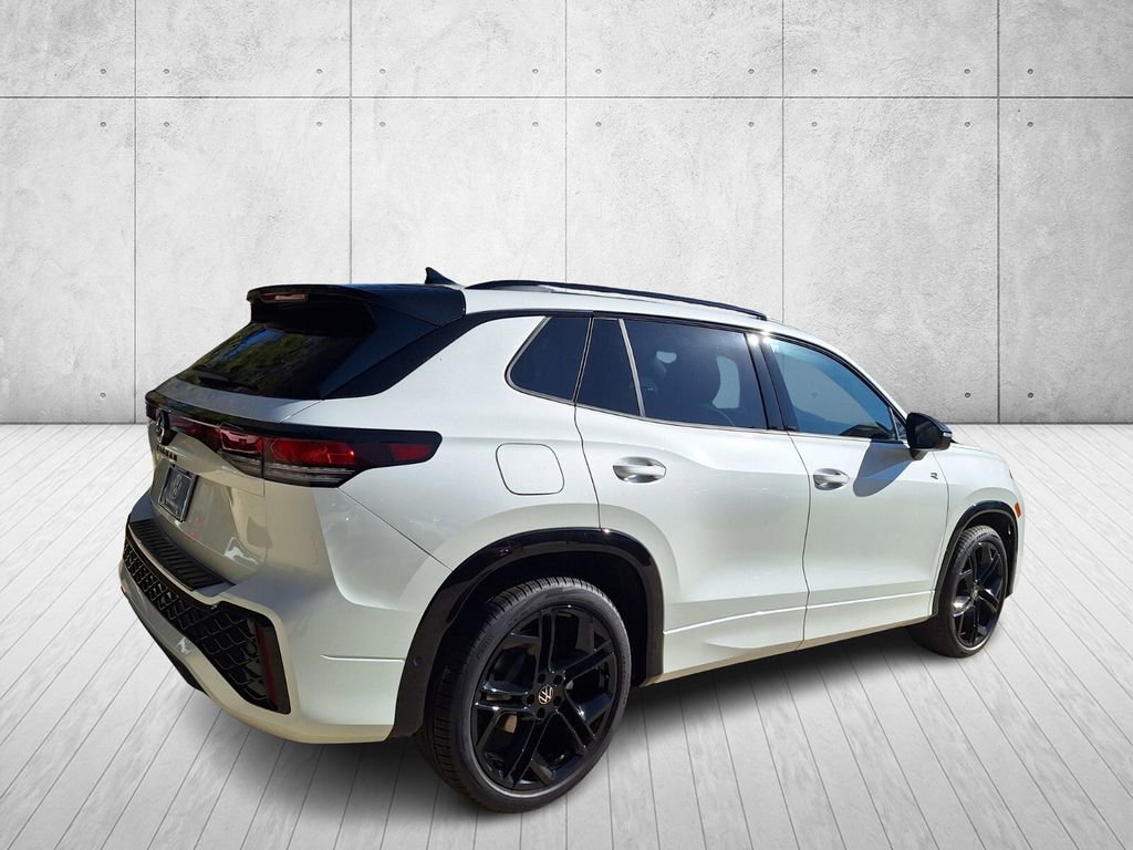 New 2026 Volkswagen Tiguan SE R-Line image 5