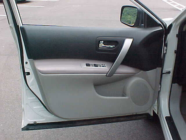 Used 2009 Nissan Rogue S image 18