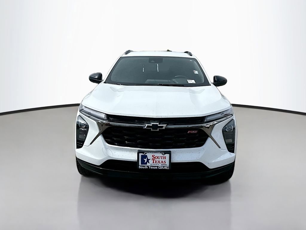 Used 2026 Chevrolet Trax RS w/ Driver Confidence Package FWD image 2