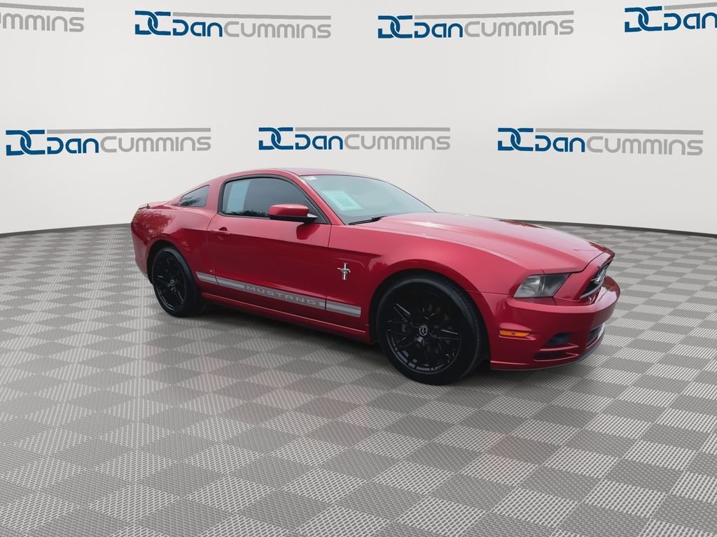 Used 2013 Ford Mustang Premium RWD image 2