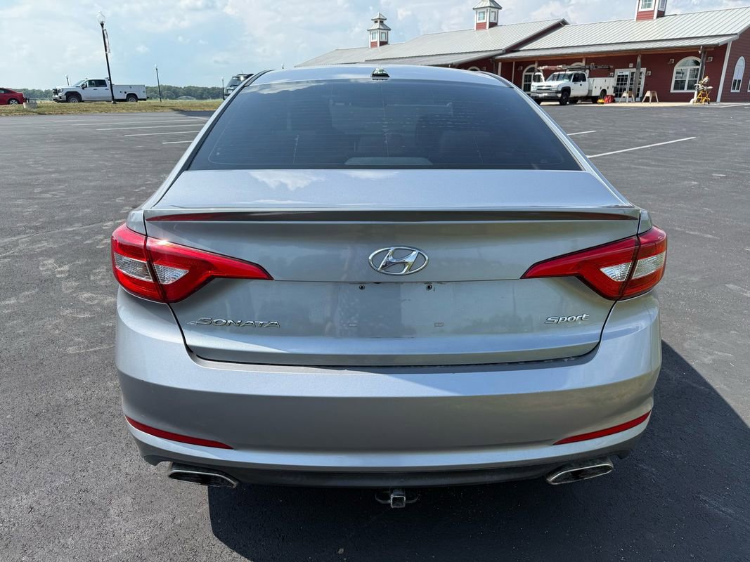 Used 2016 Hyundai Sonata Sport w/ Option Group 03 image 3