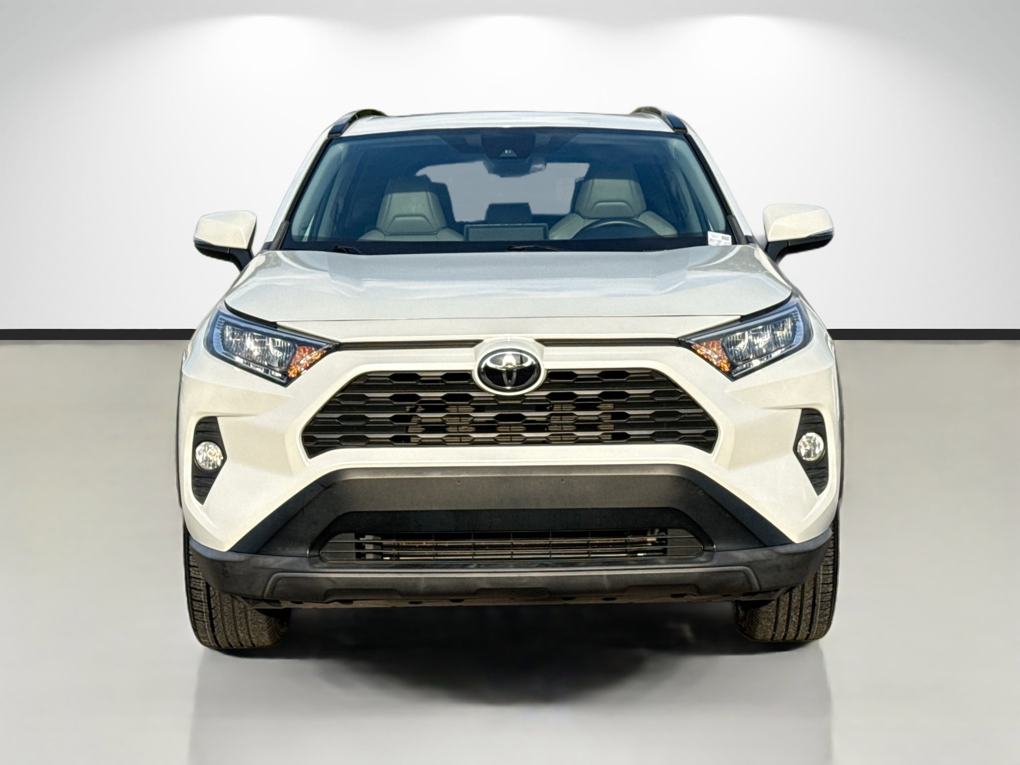Used 2021 Toyota RAV4 XLE Premium image 8
