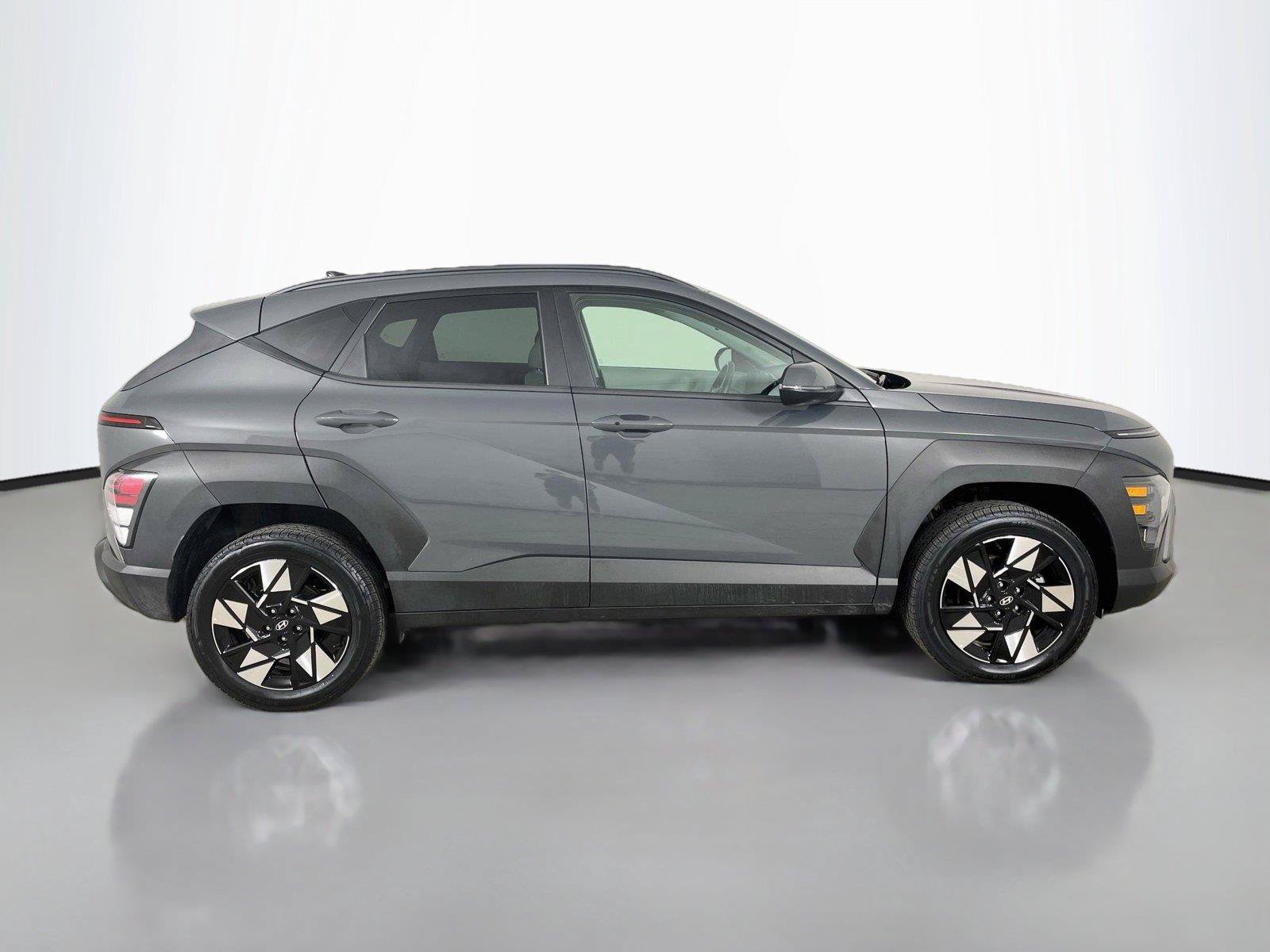 Used 2025 Hyundai Kona SEL AWD/4WD image 16