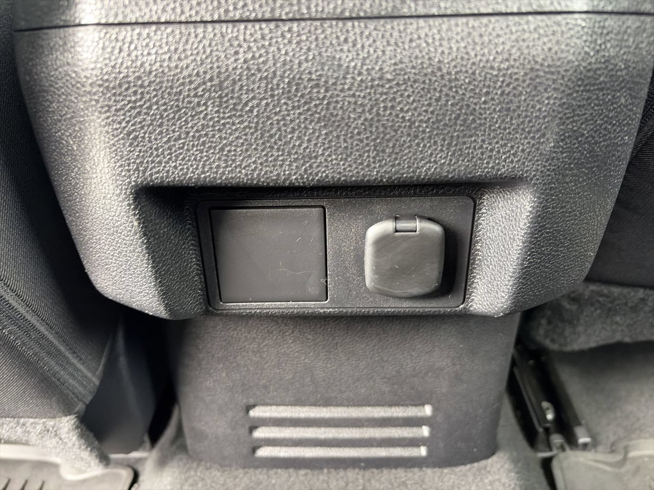 Used 2025 Toyota Tacoma SR5 RWD image 18