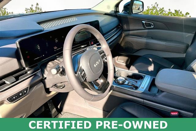 Certified 2025 Kia Carnival EX image 13