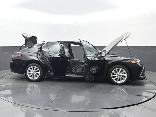 Used 2023 Toyota Camry LE w/ Convenience Package FWD image 33