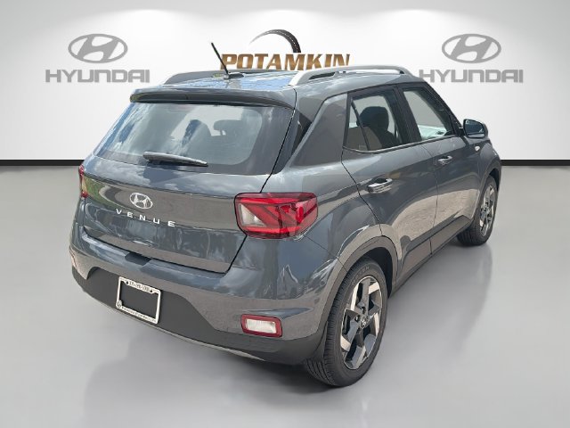 New 2026 Hyundai Venue SEL FWD image 5