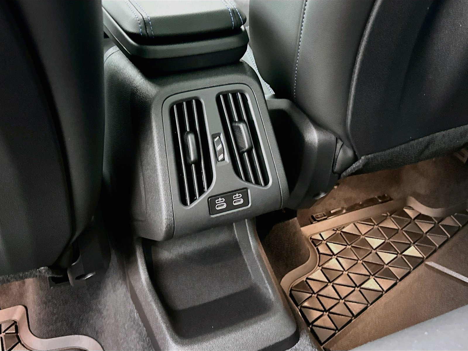 New 2027 BMW X1 xDrive28i AWD/4WD image 38