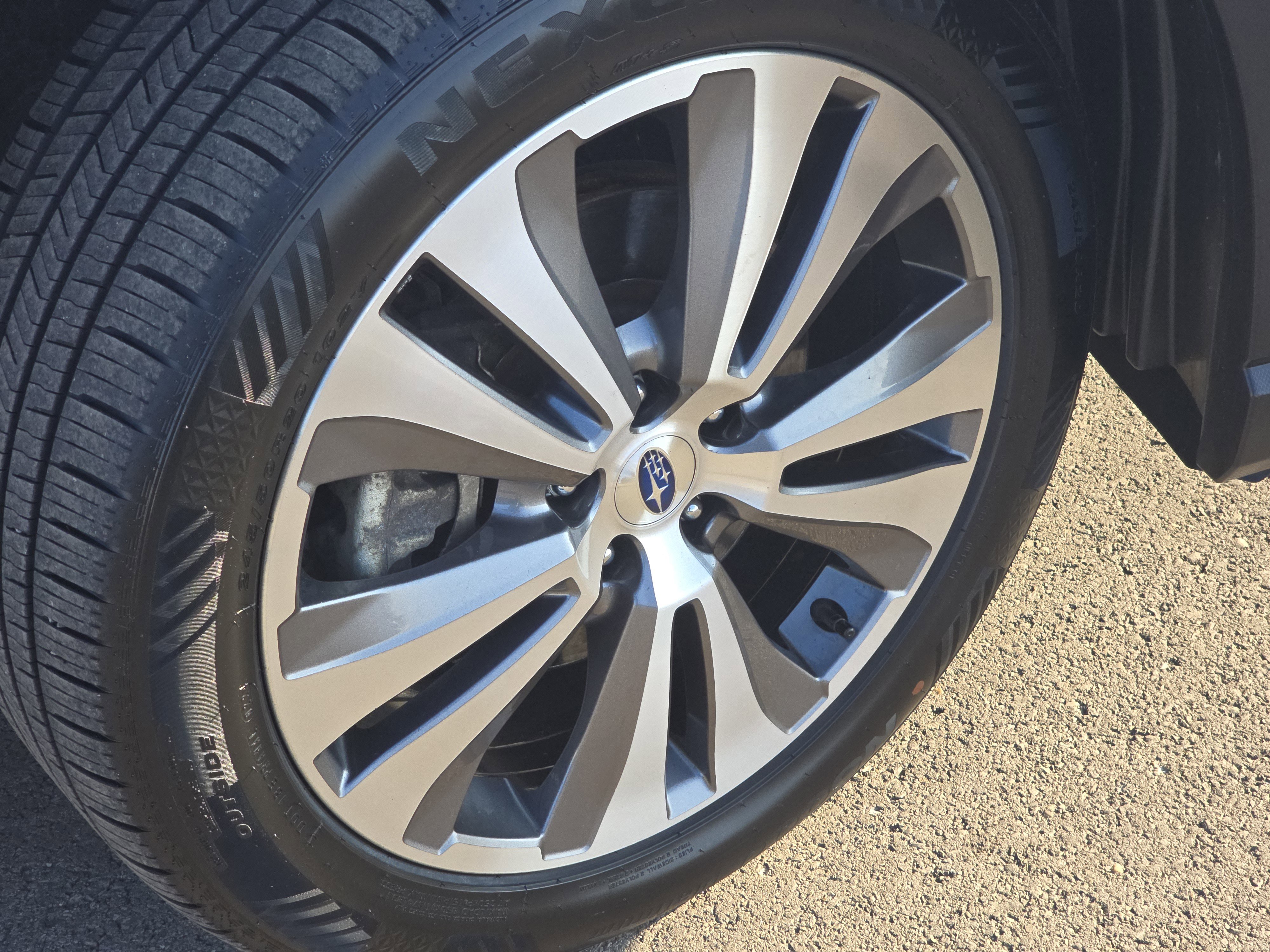 Certified 2022 Subaru Ascent Limited w/ Technology Package image 15