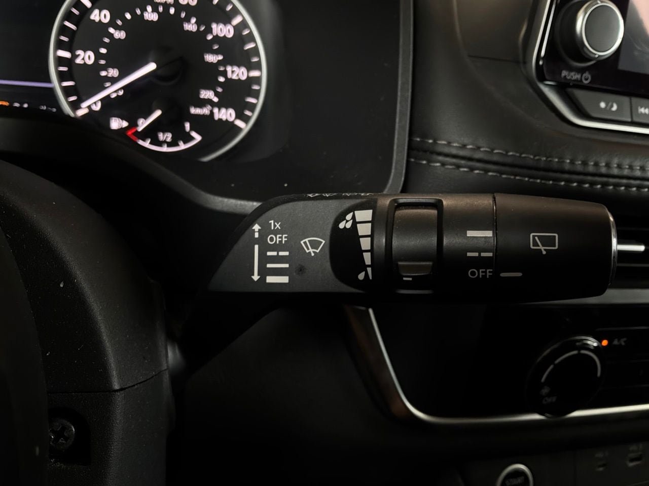 Used 2023 Nissan Rogue S AWD/4WD image 38