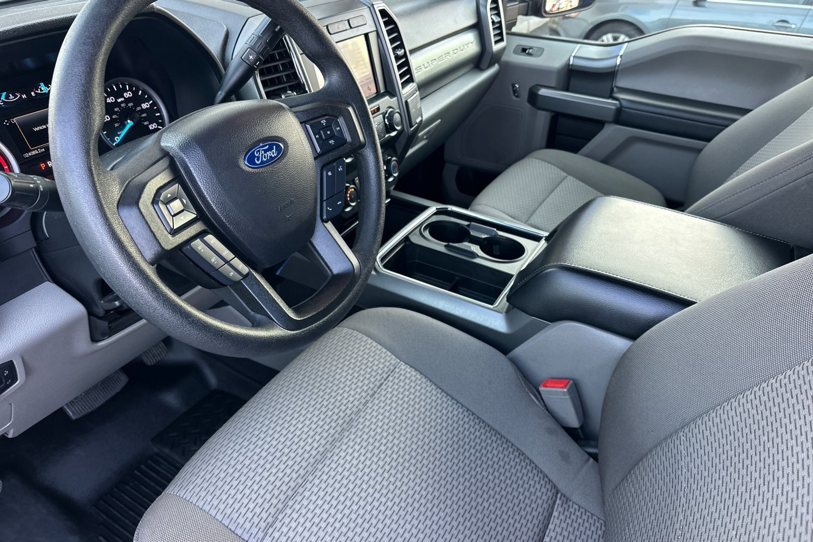 Used 2019 Ford F250 XLT w/ XLT Premium Package AWD/4WD image 9