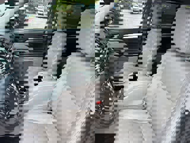 Used 2018 Toyota Highlander XLE image 3