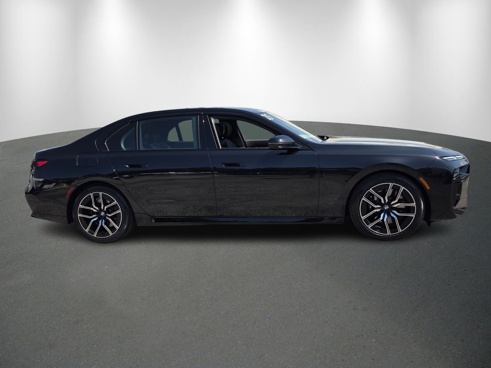 Used 2025 BMW 740i xDrive AWD/4WD image 8