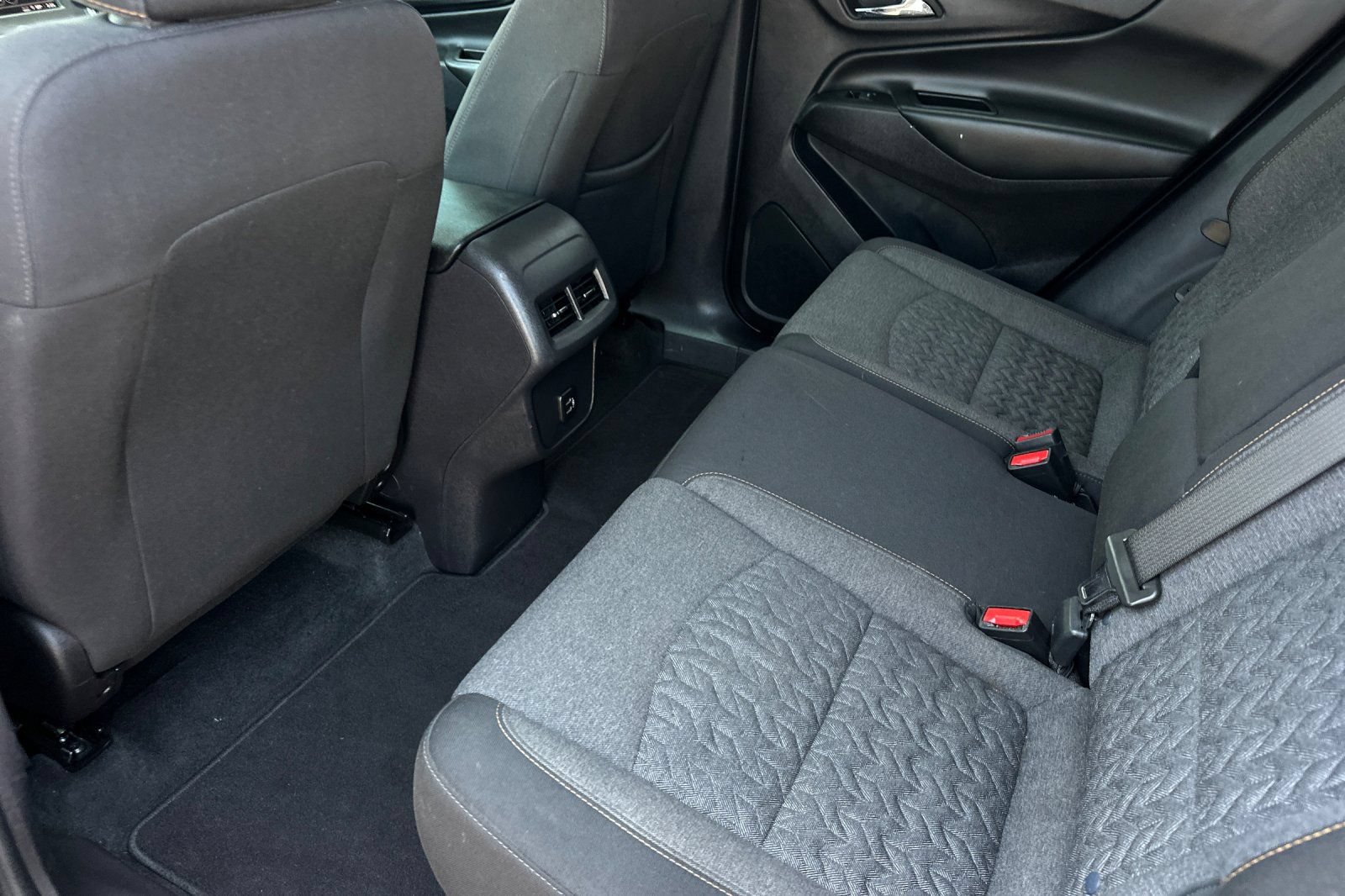 Used 2024 Chevrolet Equinox LT FWD image 14