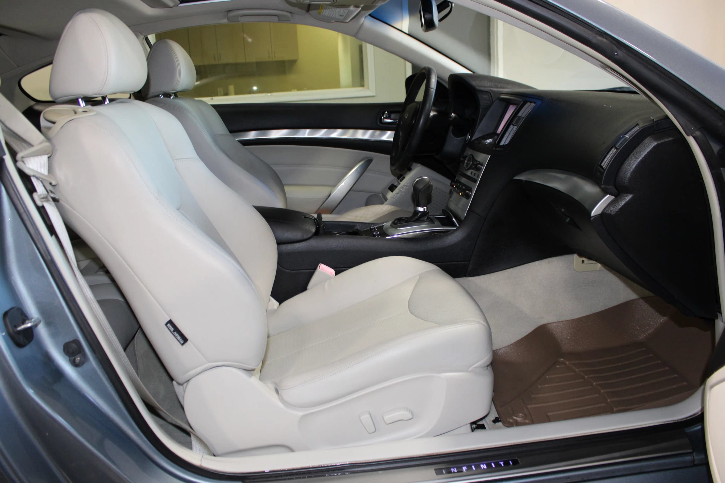 Used 2015 INFINITI Q60 Journey w/ Premium Package RWD image 25
