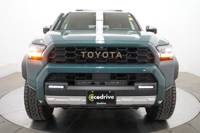 Used 2025 Toyota 4Runner Trailhunter AWD/4WD image 2
