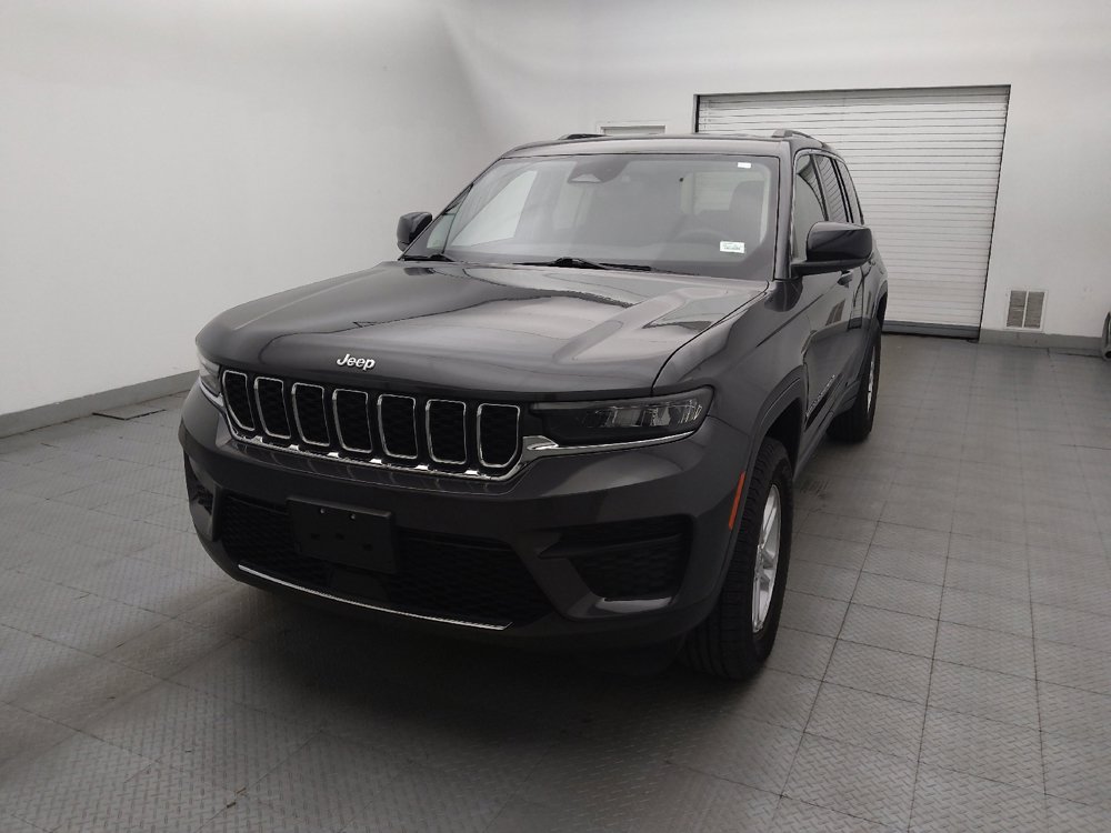 Used 2023 Jeep Grand Cherokee Laredo AWD/4WD image 15