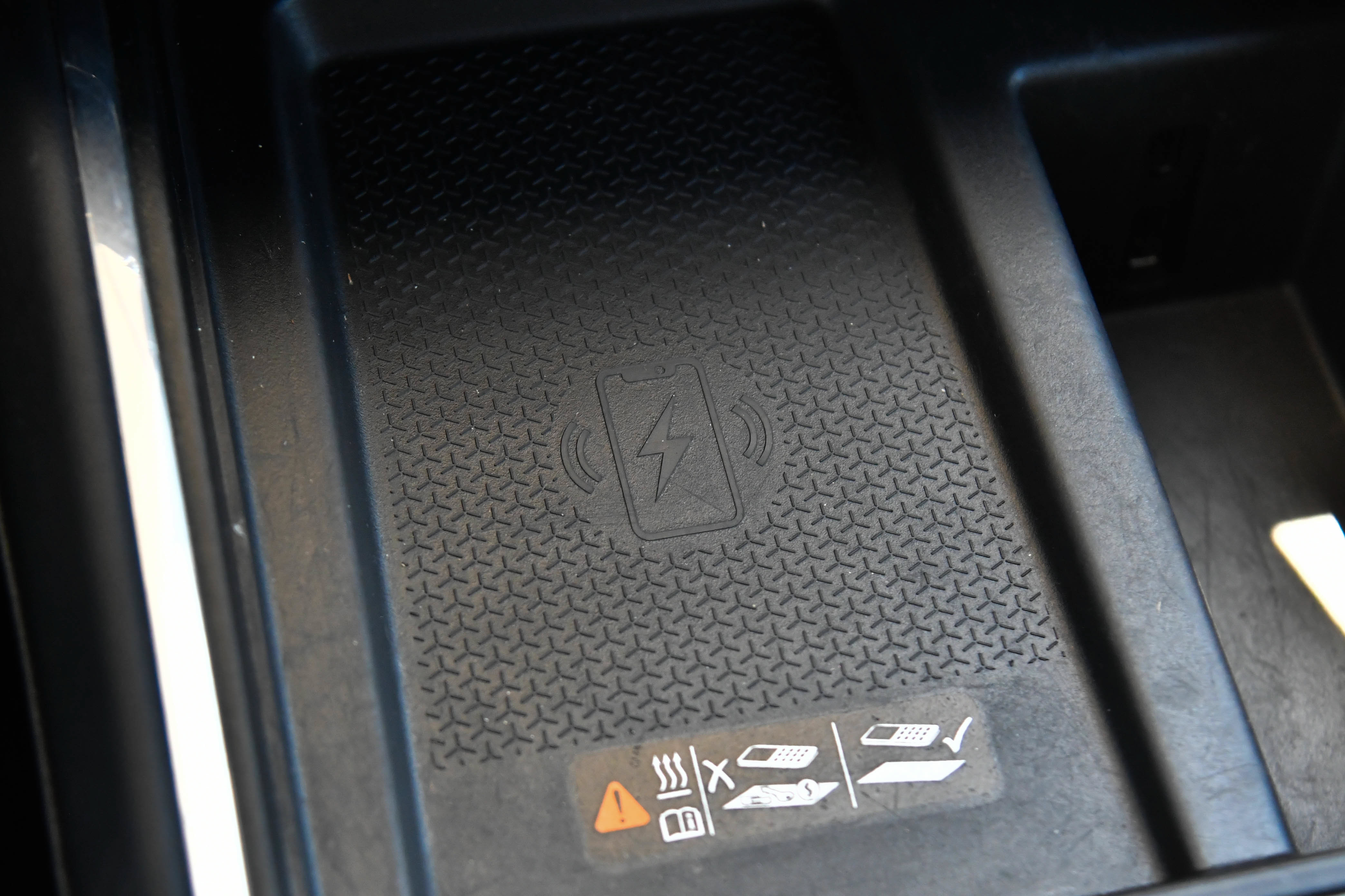 Used 2024 GMC Acadia Elevation FWD image 30