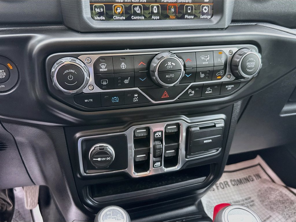 Certified 2022 Jeep Wrangler Unlimited Sahara w/ Cold Weather Group AWD/4WD image 17