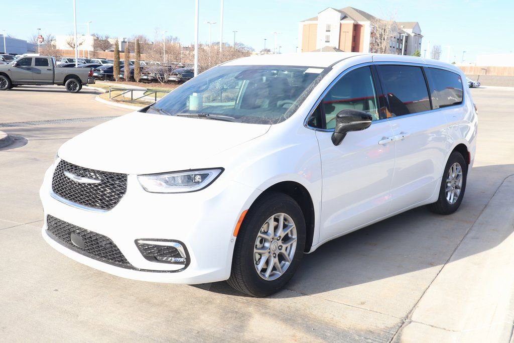 New 2026 Chrysler Pacifica Select FWD image 10