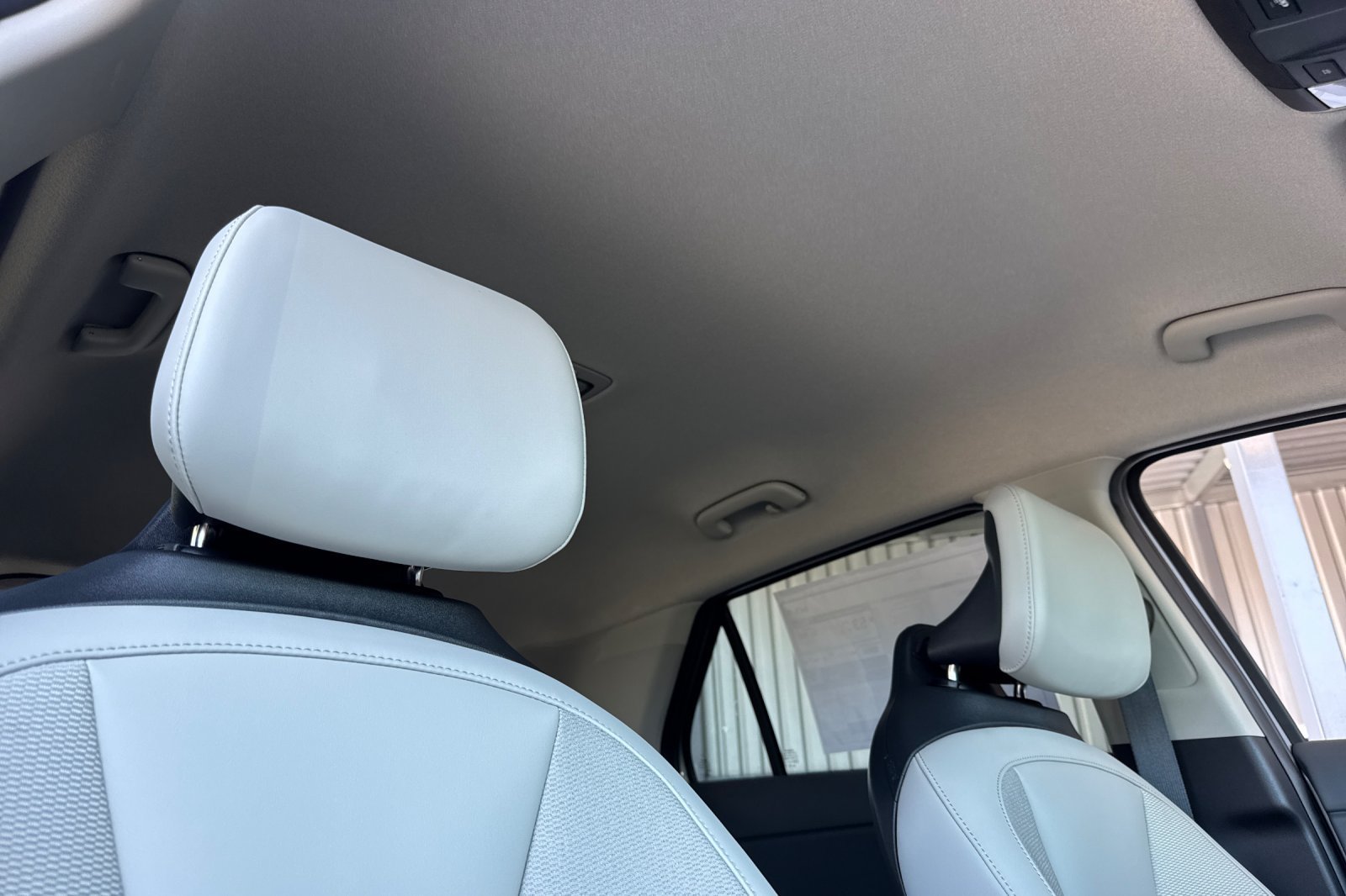New 2026 Kia Niro EX FWD image 17