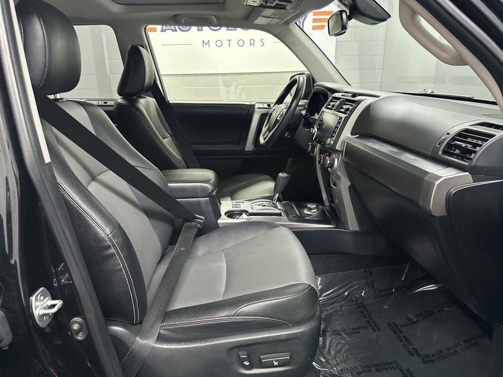 Used 2022 Toyota 4Runner SR5 Premium w/ Moonroof Package AWD/4WD image 19
