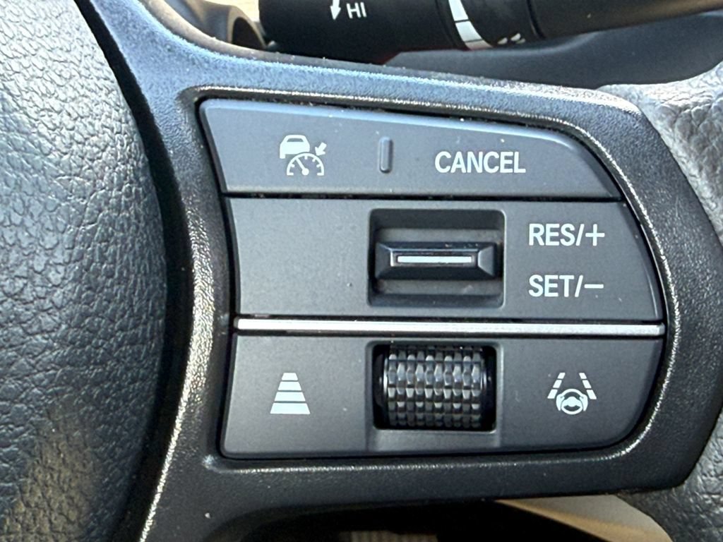 Used 2025 Honda Accord SE image 17