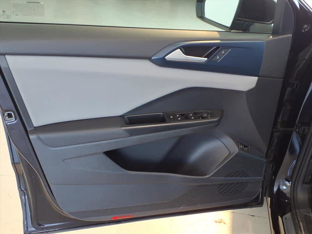 Certified 2022 Volkswagen Taos SE FWD image 10