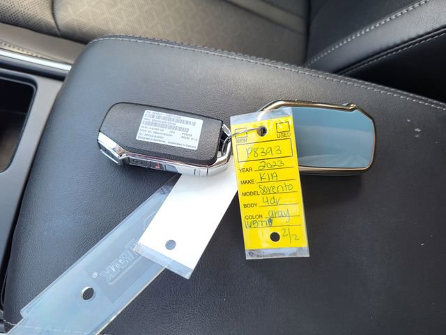 Used 2023 Kia Sorento S image 23