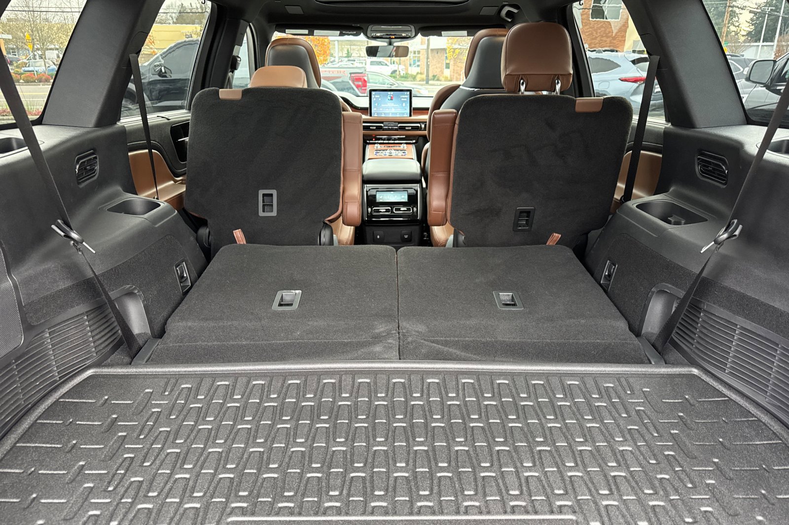 Used 2020 Lincoln Aviator Reserve w/ Equipment Group 202A image 16