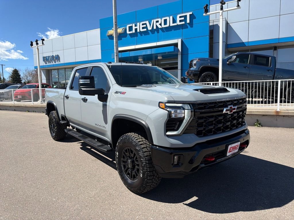 Used 2025 Chevrolet Silverado 2500 ZR2 w/ Technology Package image 7