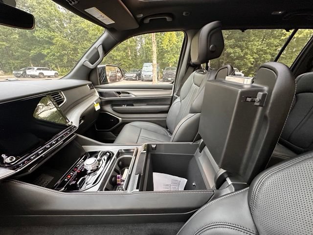 New 2026 Jeep Grand Wagoneer Limited AWD/4WD image 25