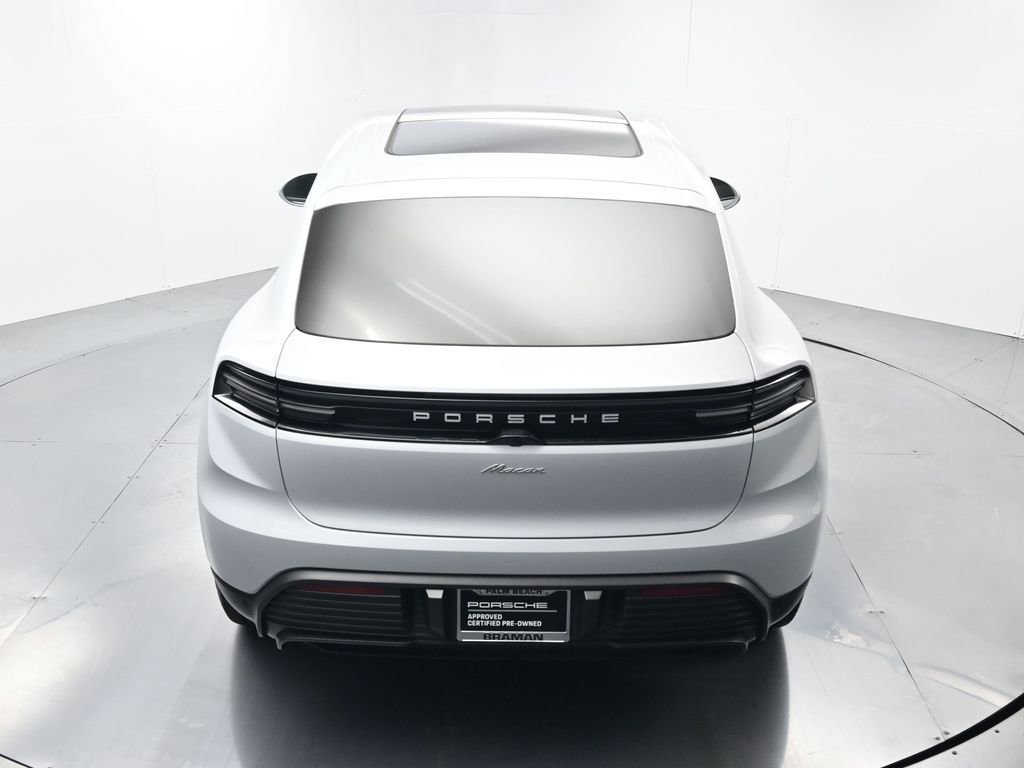 Certified 2025 Porsche Macan Electric image 38