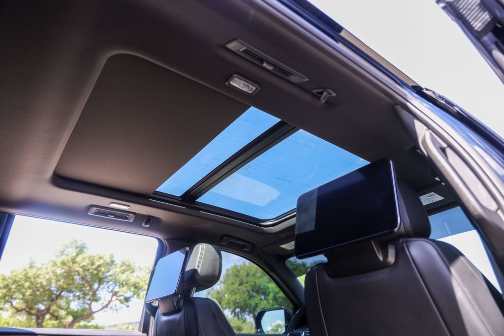 Used 2026 GMC Yukon XL Denali w/ Denali Reserve Package image 35