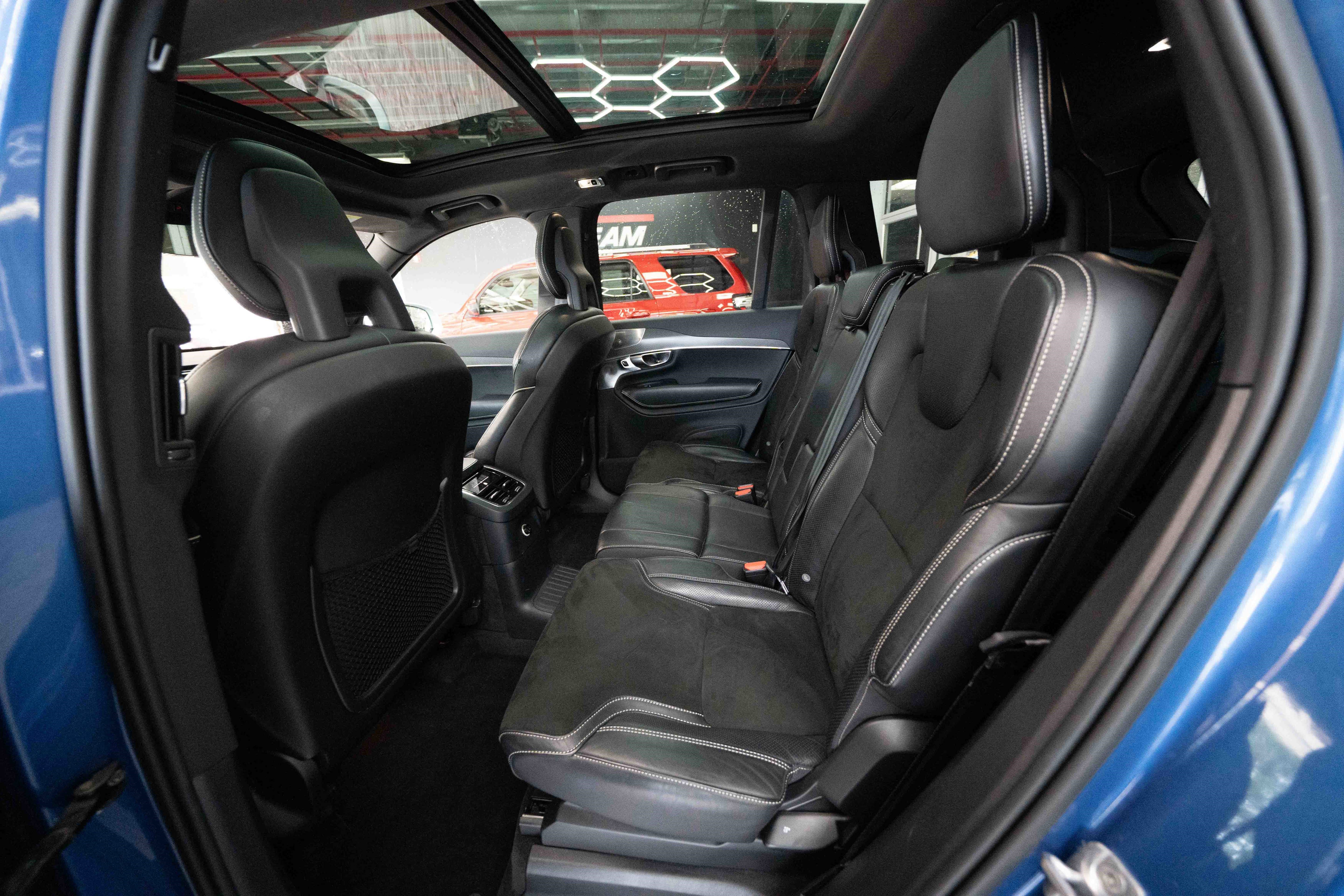 Used 2018 Volvo XC90 T8 R-Design w/ Convenience Package AWD/4WD image 23