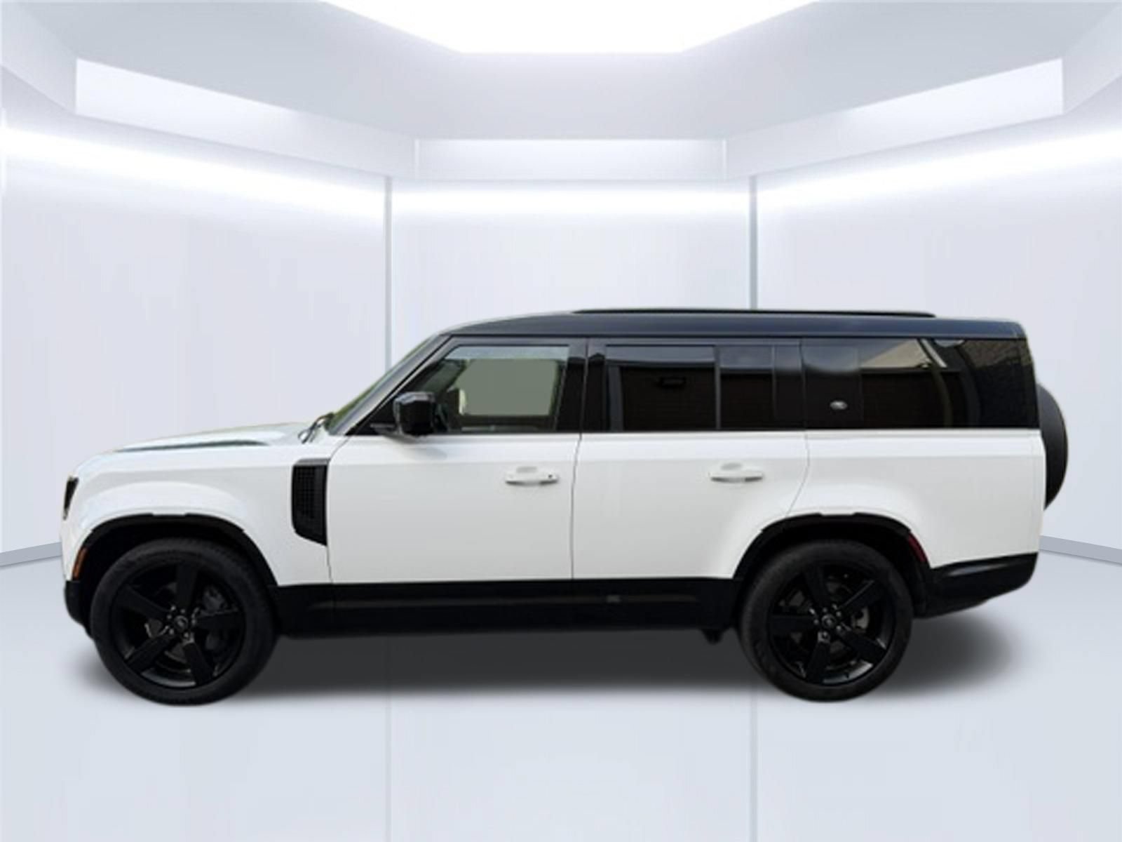 Used 2024 Land Rover Defender 130 X-Dynamic SE AWD/4WD image 8
