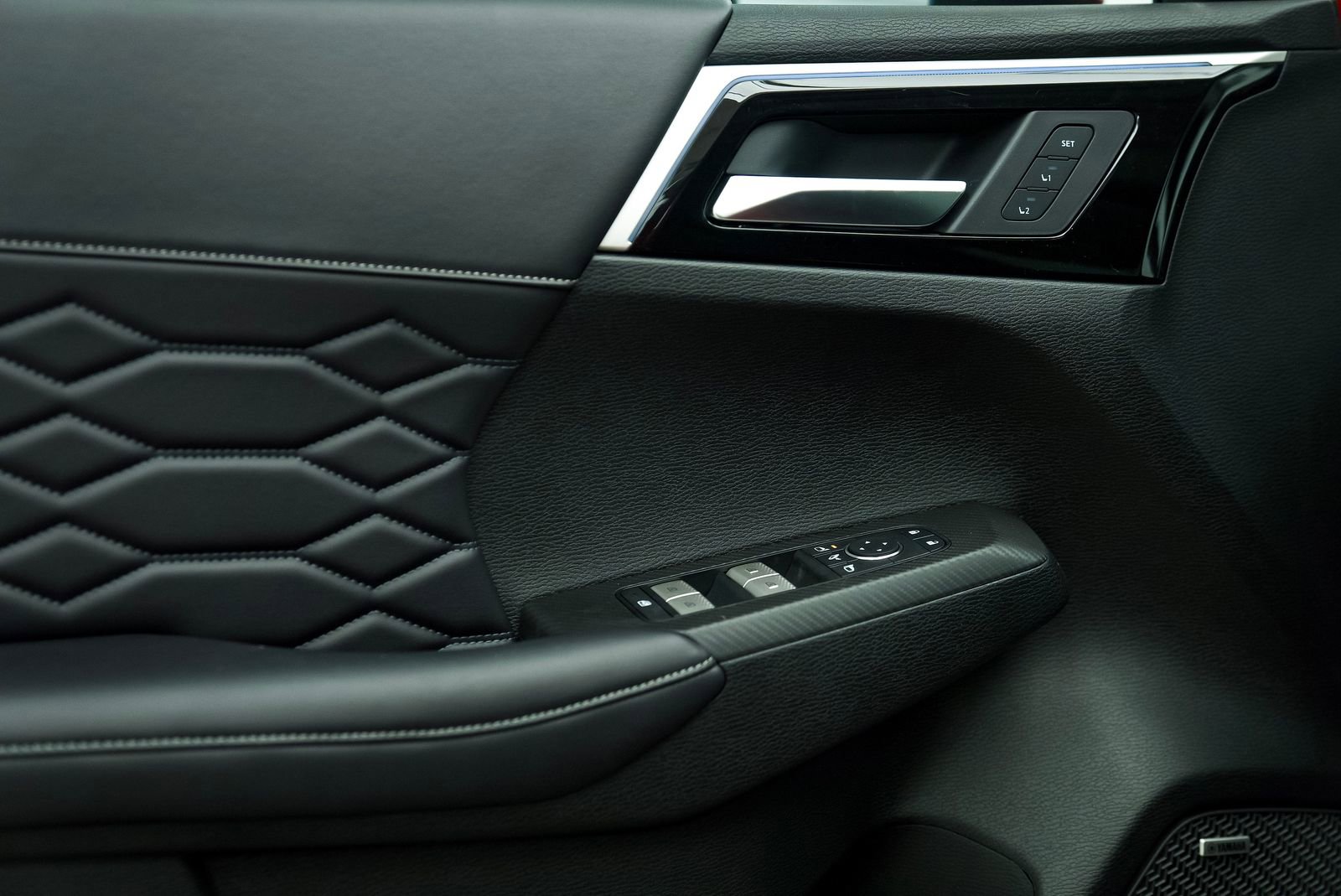 New 2026 Mitsubishi Outlander SEL image 23