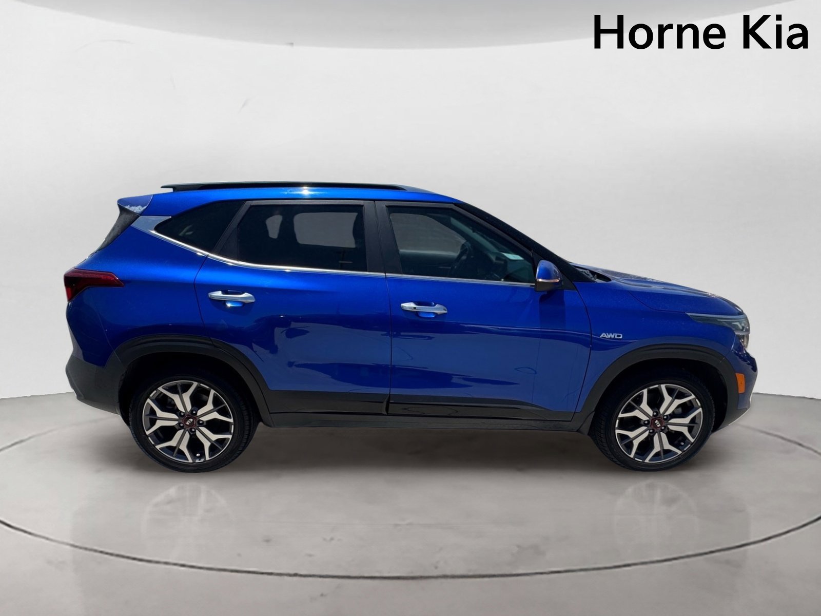 Certified 2021 Kia Seltos SX w/ SX Sunroof Package AWD/4WD image 3