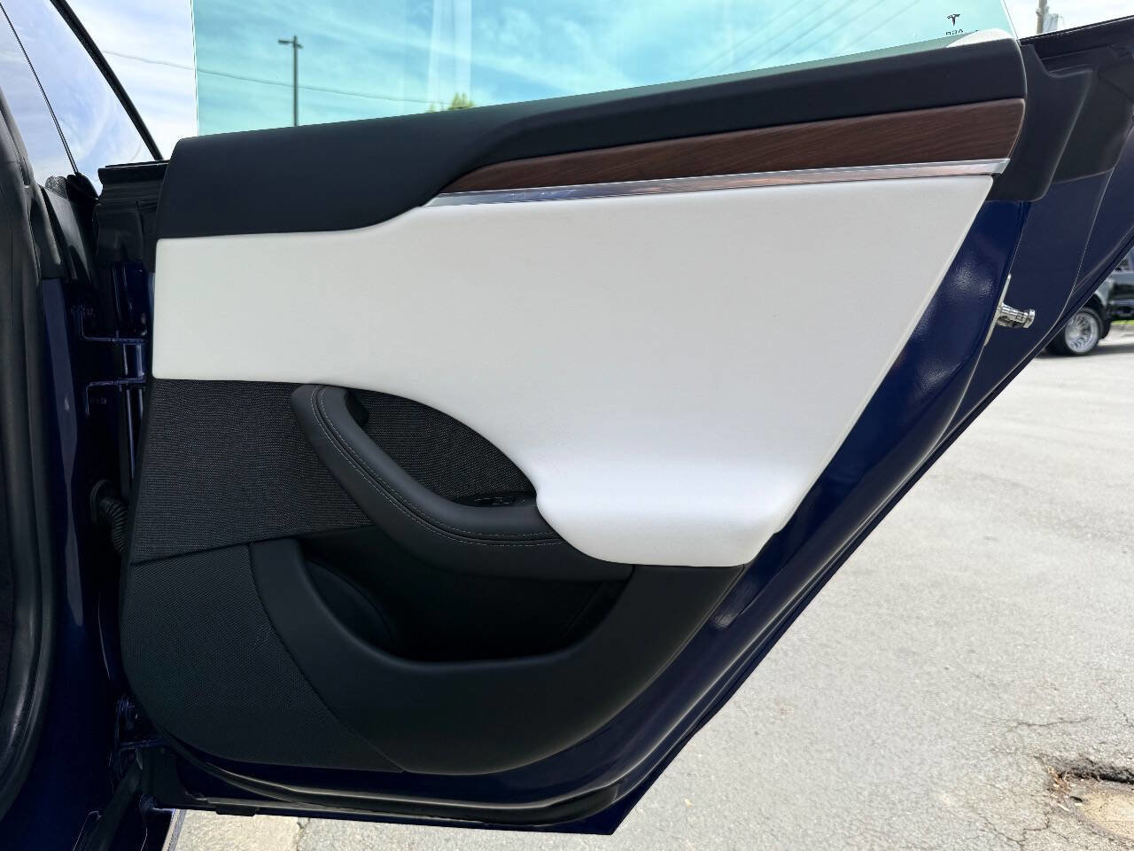 Used 2022 Tesla Model S image 35