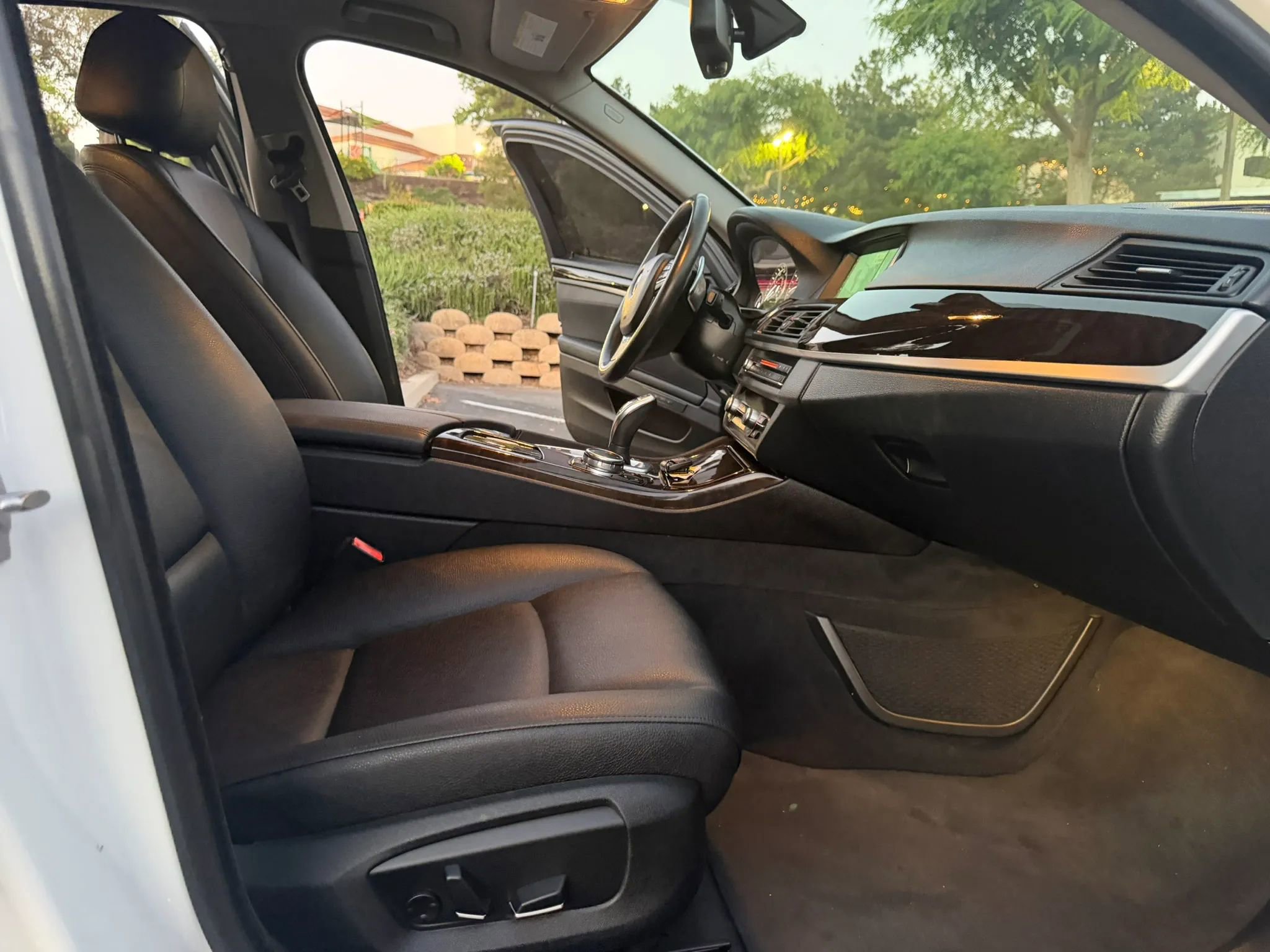 Used 2016 BMW 528i Sedan RWD image 23
