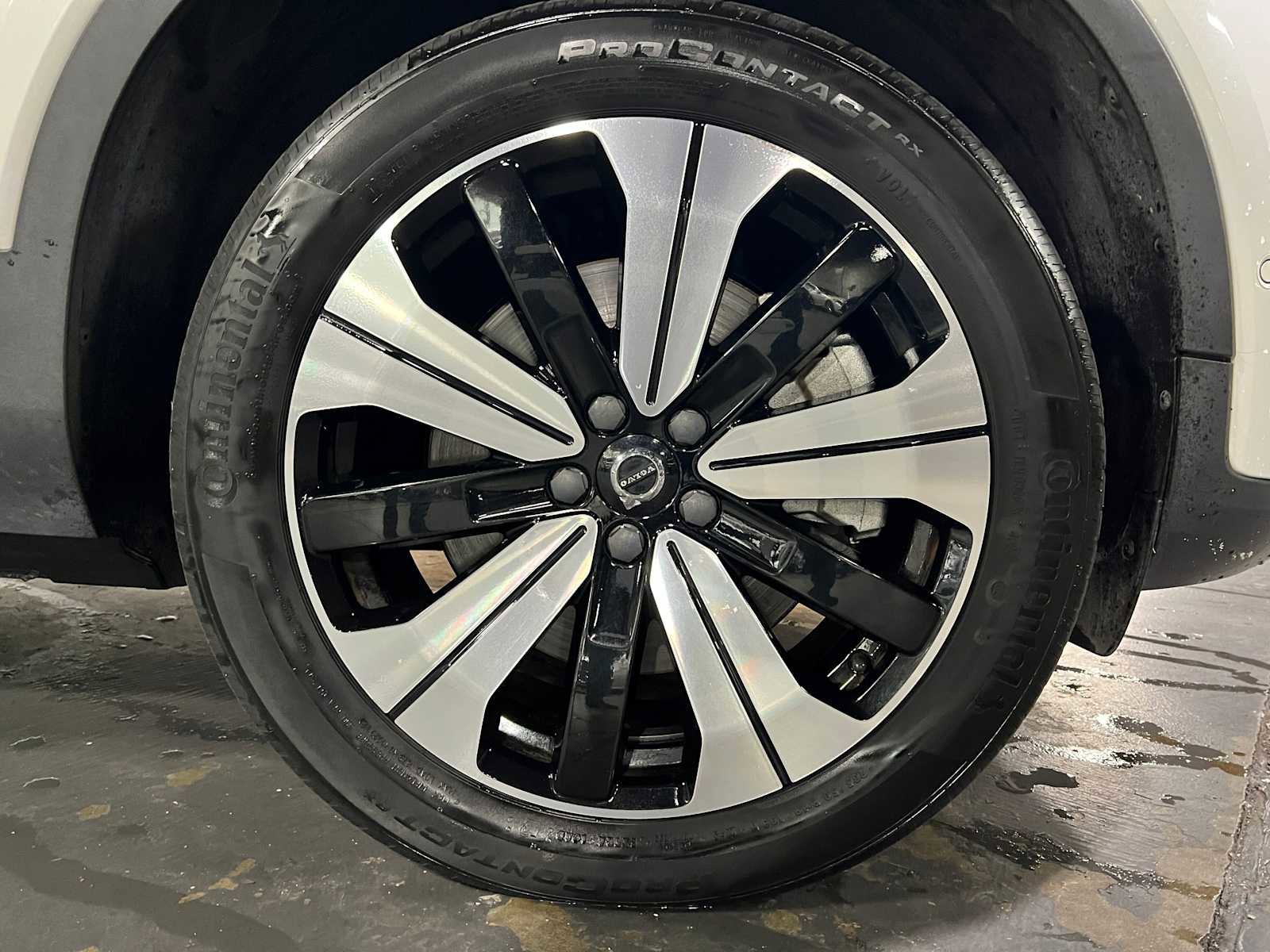 Used 2023 Volvo XC40 Recharge Plus AWD/4WD image 9
