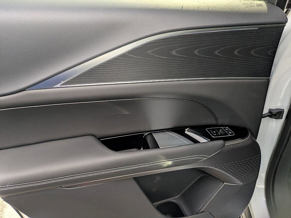 Certified 2025 Cadillac Lyriq Luxury image 22