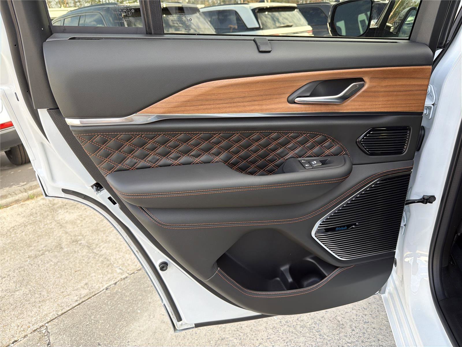 New 2026 Jeep Grand Cherokee Summit image 19