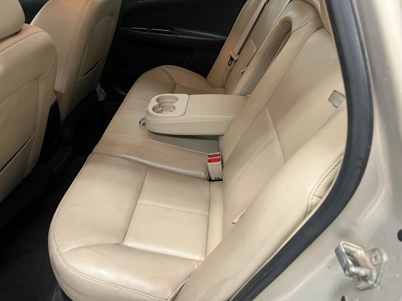 Used 2012 Chevrolet Impala LTZ FWD image 22
