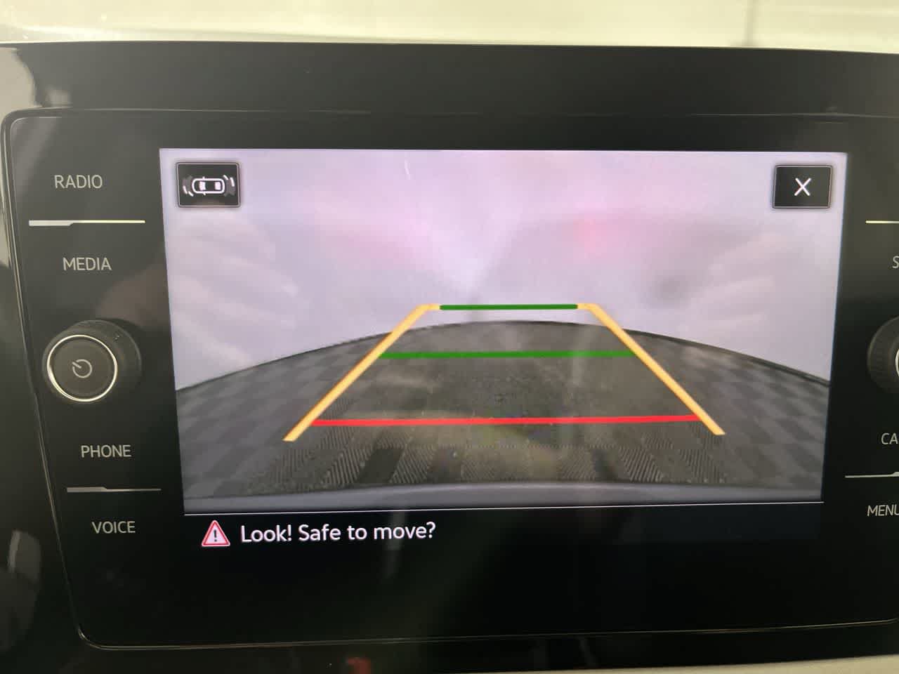 Used 2025 Volkswagen Taos SE FWD image 19