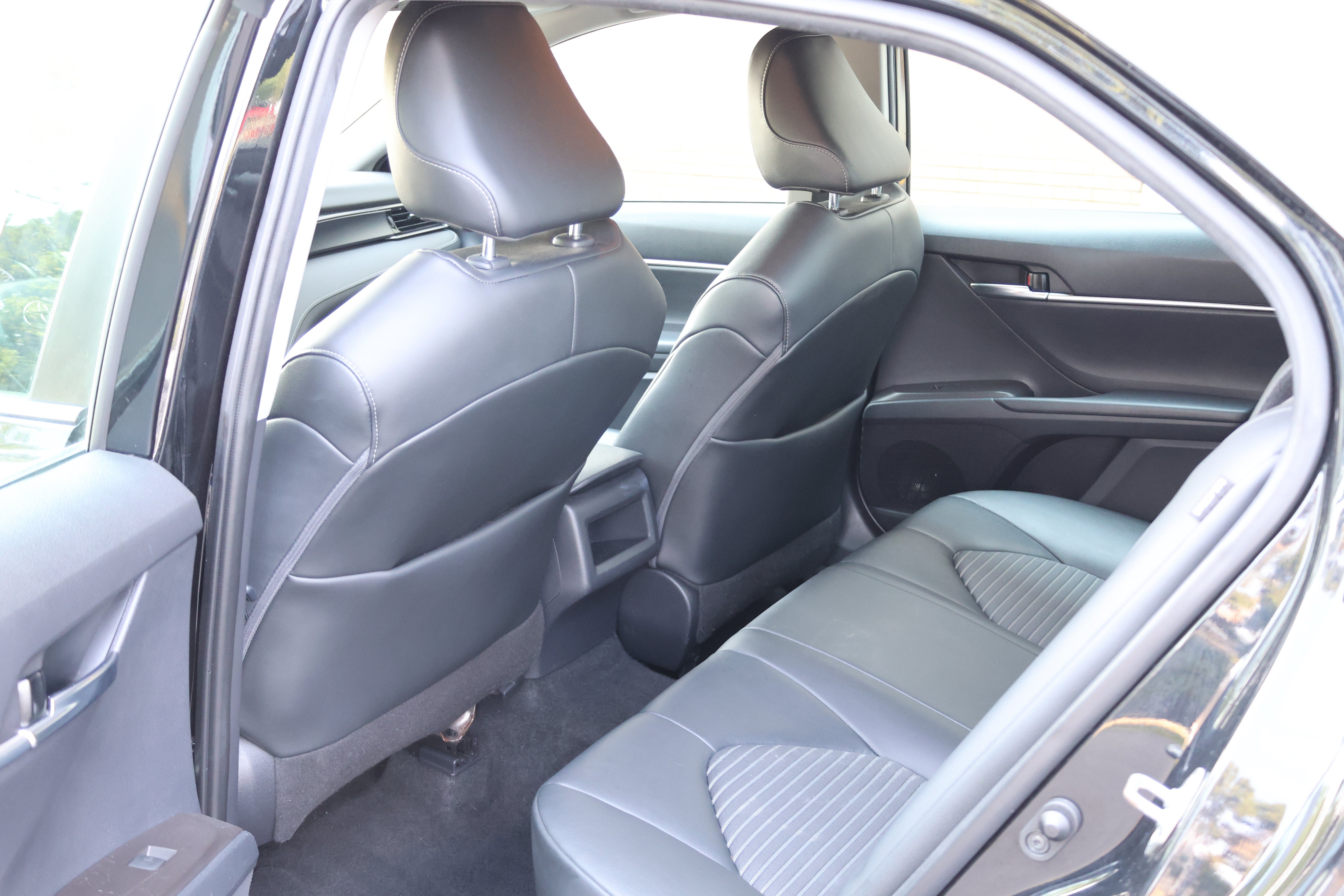 Used 2021 Toyota Camry SE FWD image 16