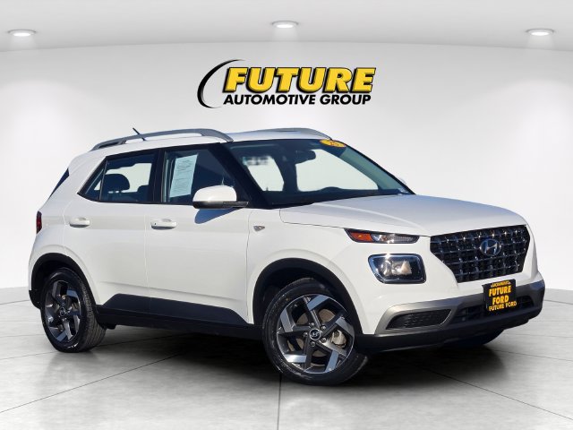 Used 2025 Hyundai Venue SEL FWD image 1