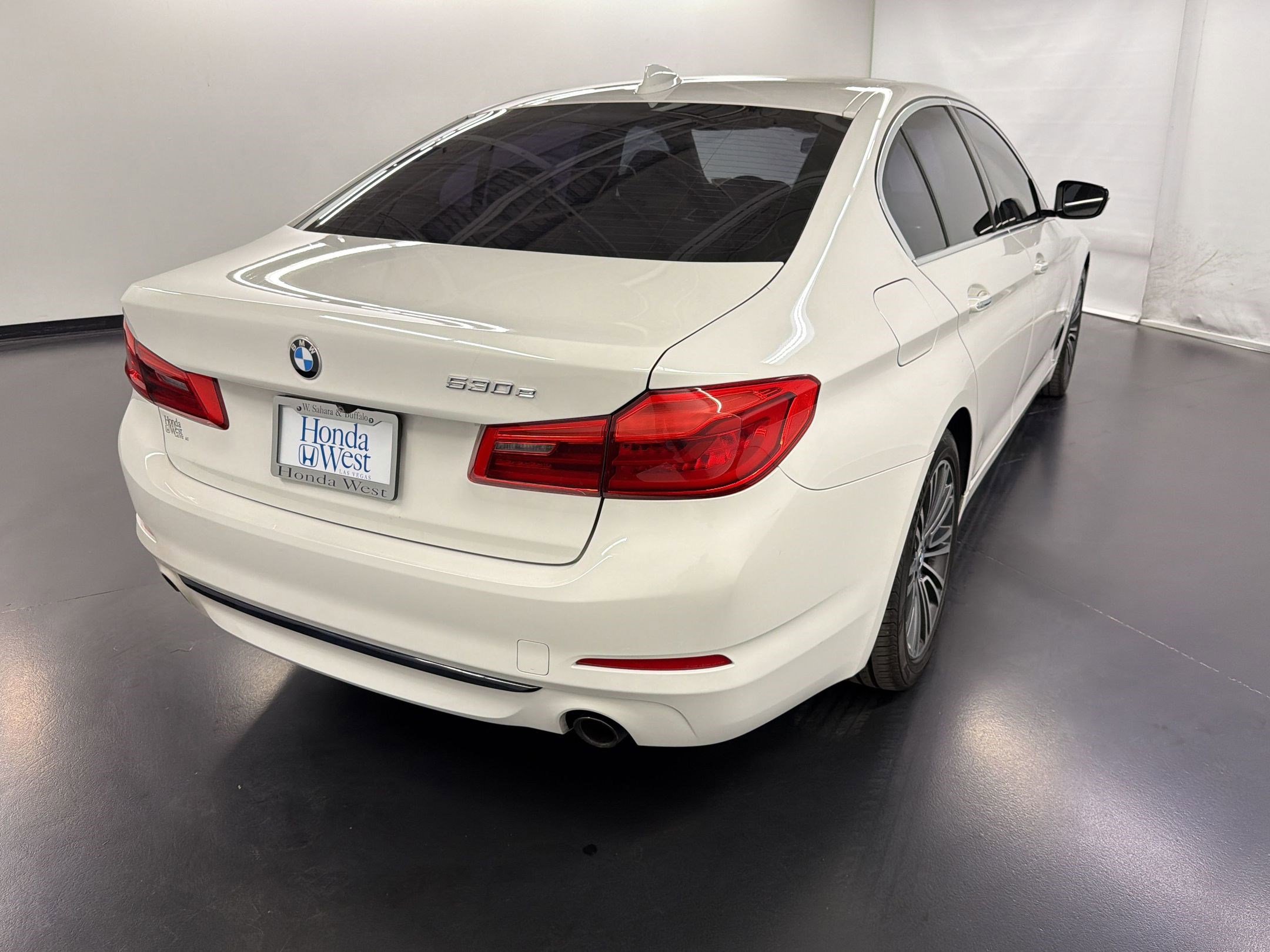 Used 2018 BMW 530e xDrive 530e xDrive iPerformance image 9