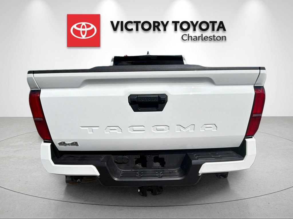 Used 2025 Toyota Tacoma SR5 AWD/4WD image 4