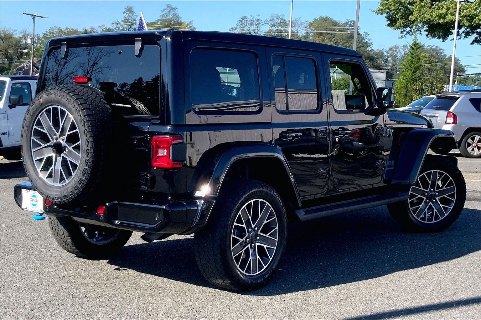 Used 2024 Jeep Wrangler High Altitude AWD/4WD image 12